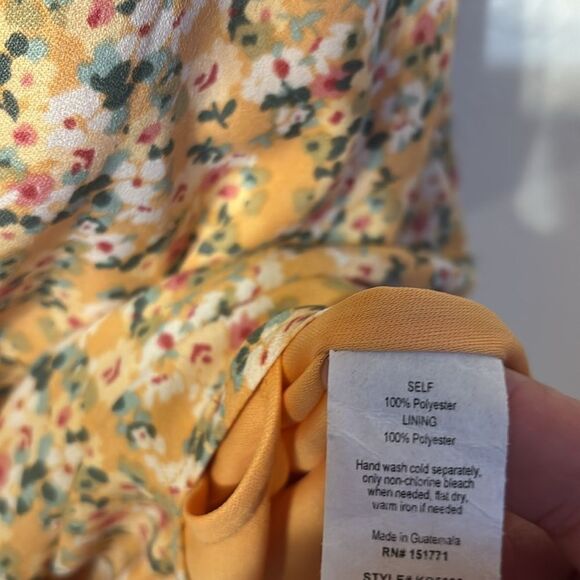 Le Lis Floral Sundress Medium - Picture 3 of 6